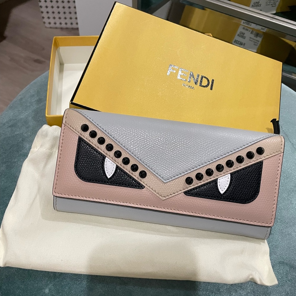 Like new Fendi wallet